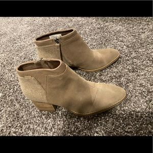 Toms Ankle Boot with small heel